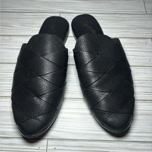 Seychelles black leather mules size 7.5